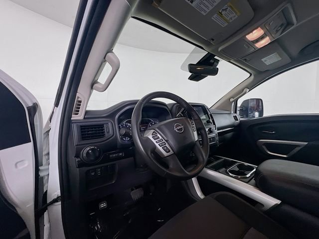 Used 2024 Nissan Titan SV w/ SV Convenience Package image 18