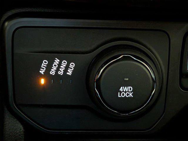 Certified 2023 Jeep Renegade Latitude AWD/4WD image 23