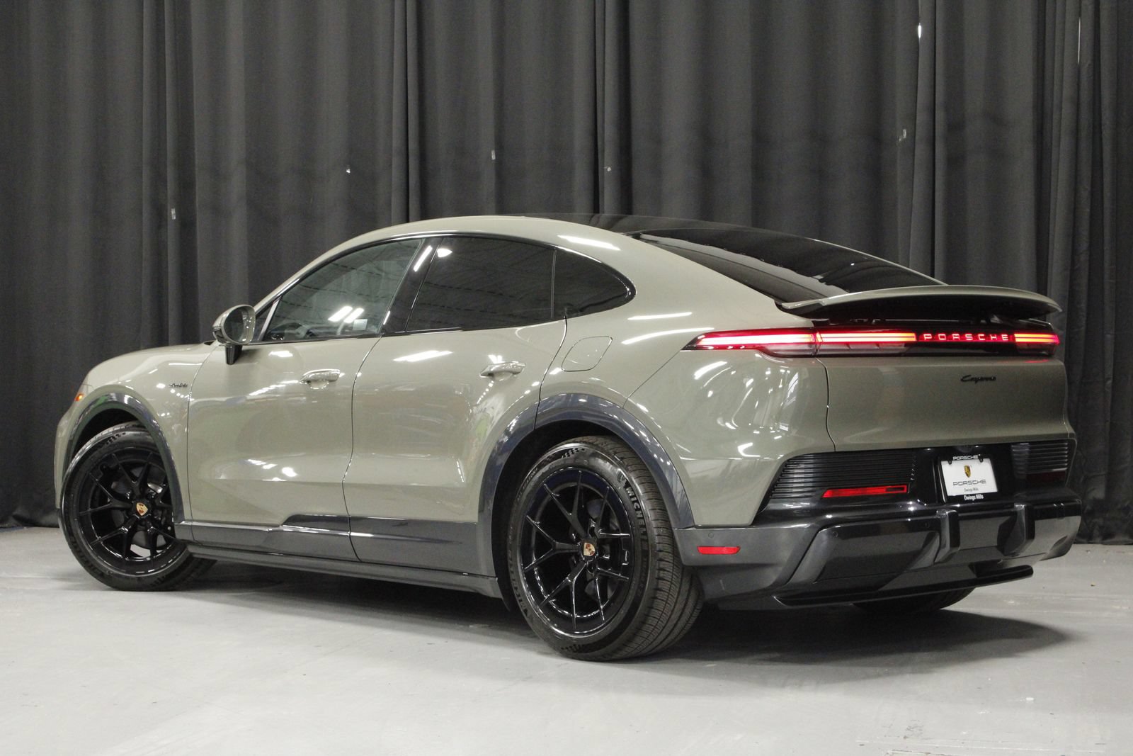New 2026 Porsche Cayenne Electric Coupe AWD/4WD image 3