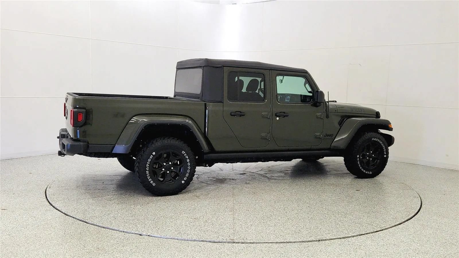 Used 2022 Jeep Gladiator Sport AWD/4WD image 9