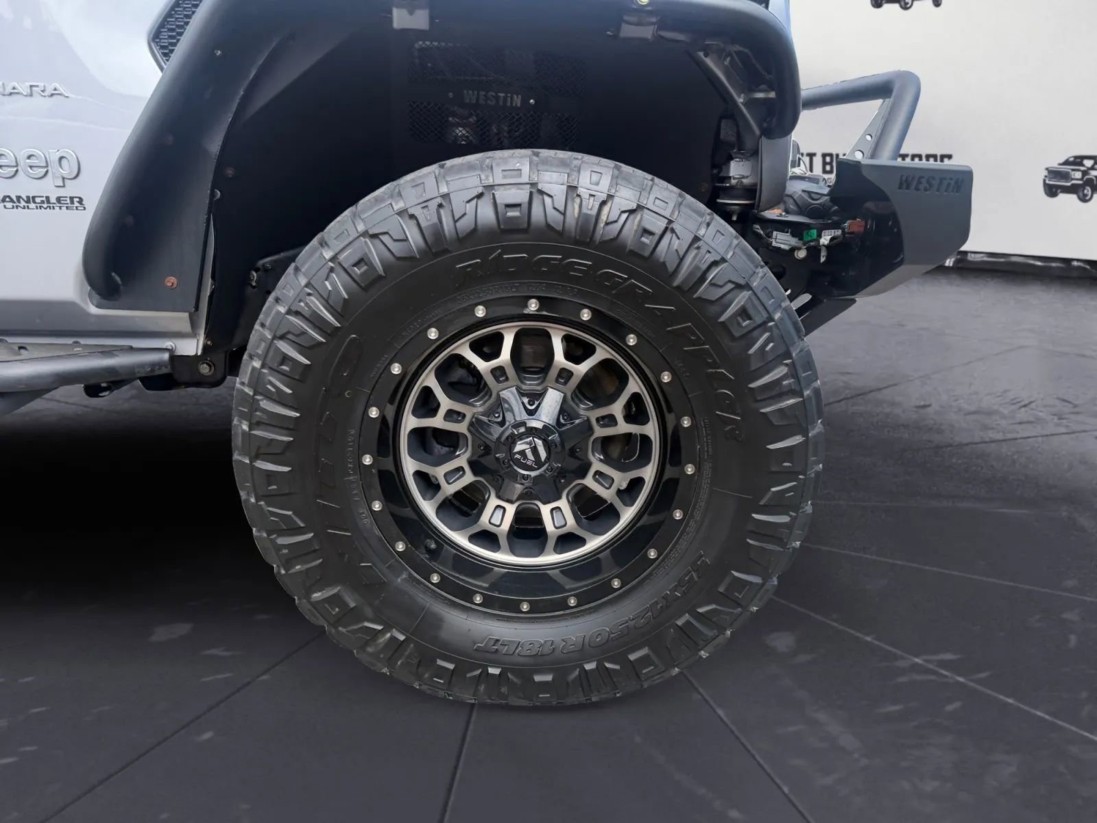 Used 2019 Jeep Wrangler Unlimited Sahara AWD/4WD image 32