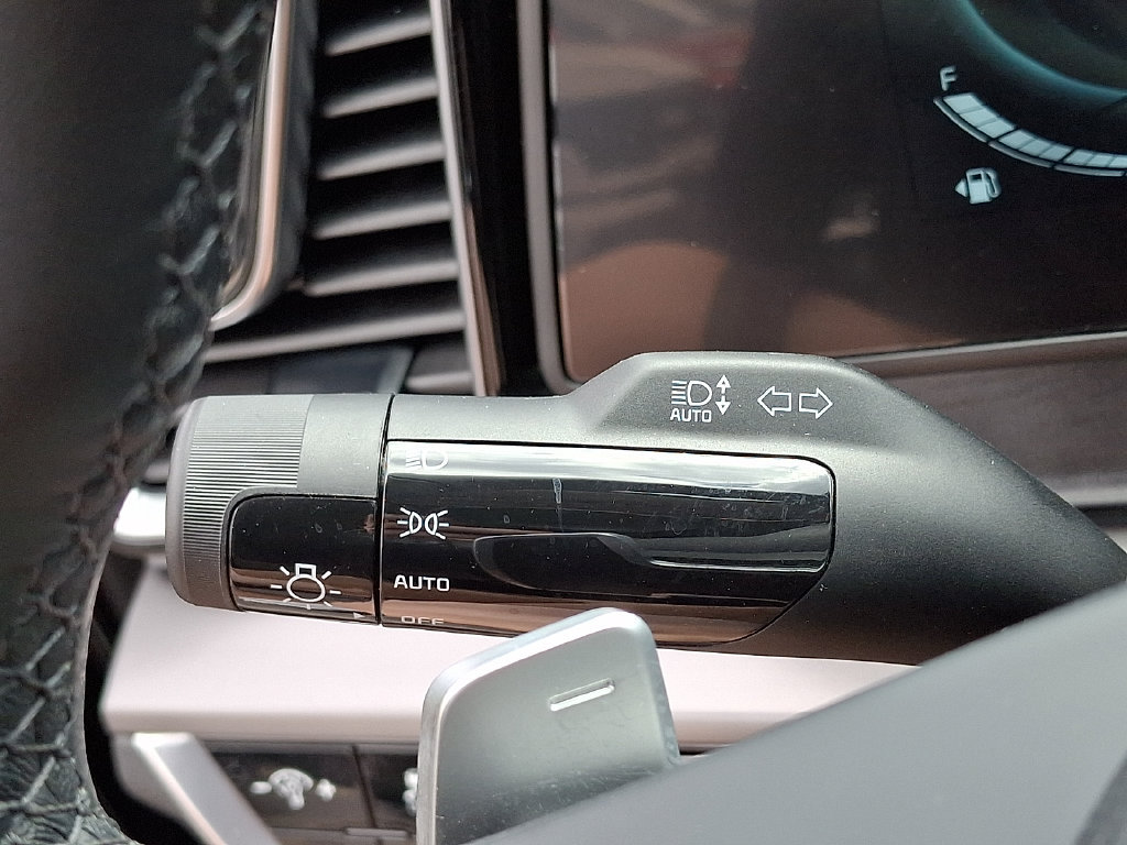 Used 2025 Kia Sportage EX AWD/4WD image 25