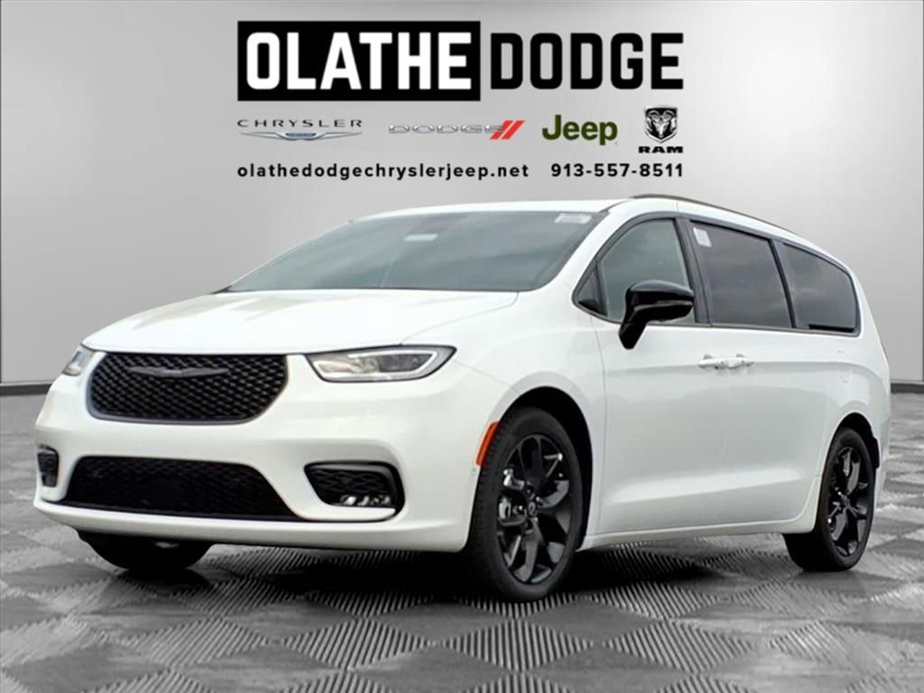 New 2026 Chrysler Pacifica Limited