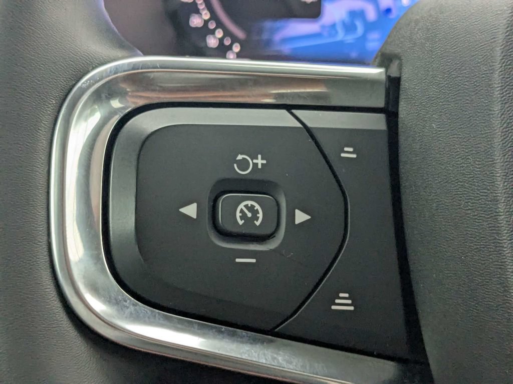 Certified 2024 Volvo C40 Recharge Core AWD/4WD image 34