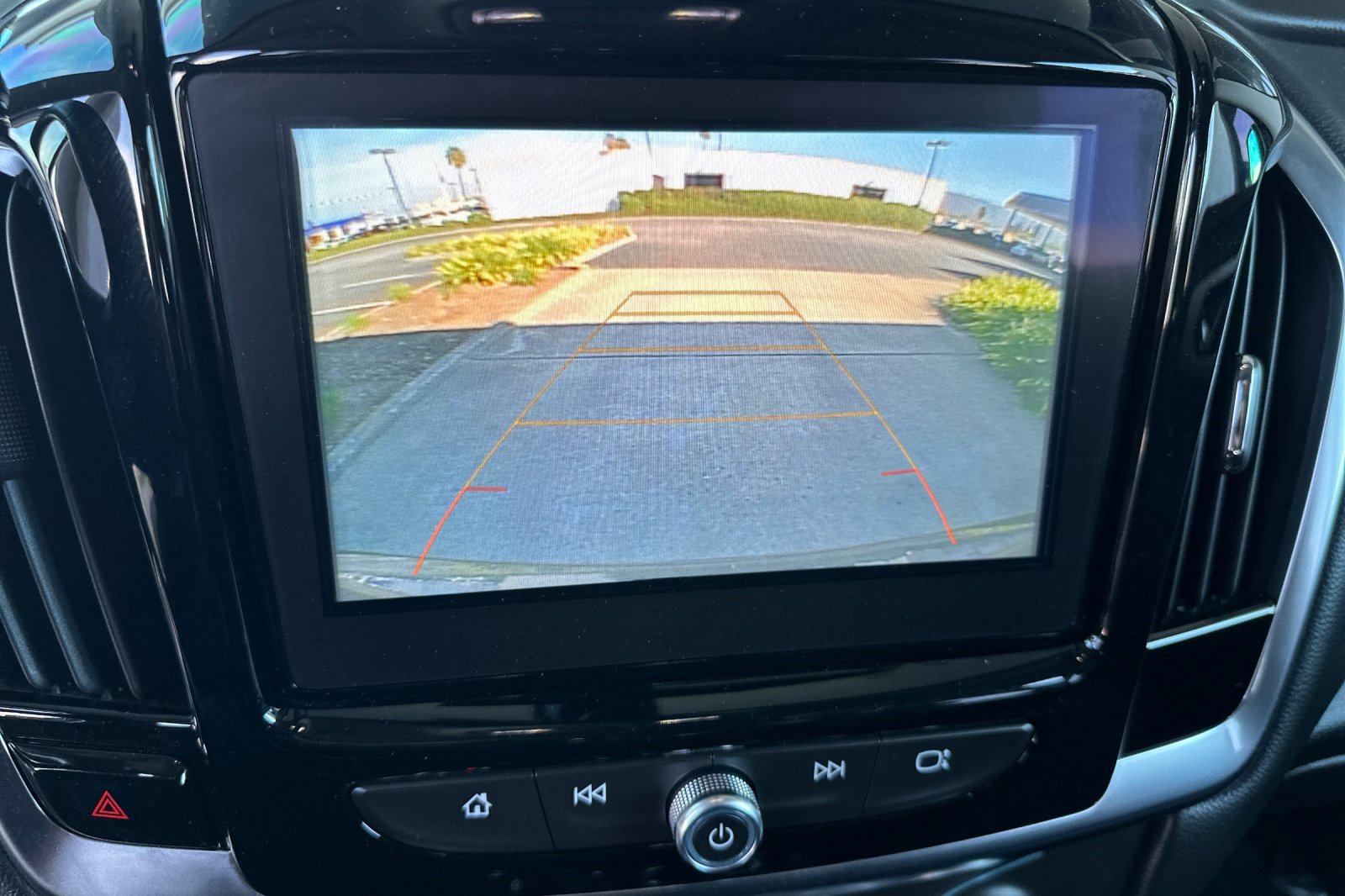 Used 2018 Chevrolet Traverse LT image 21