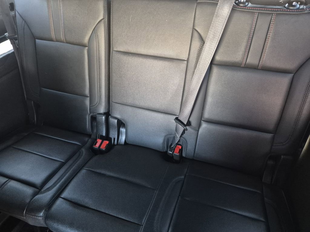 Used 2022 Chevrolet Suburban RST w/ Sport Performance Package image 15