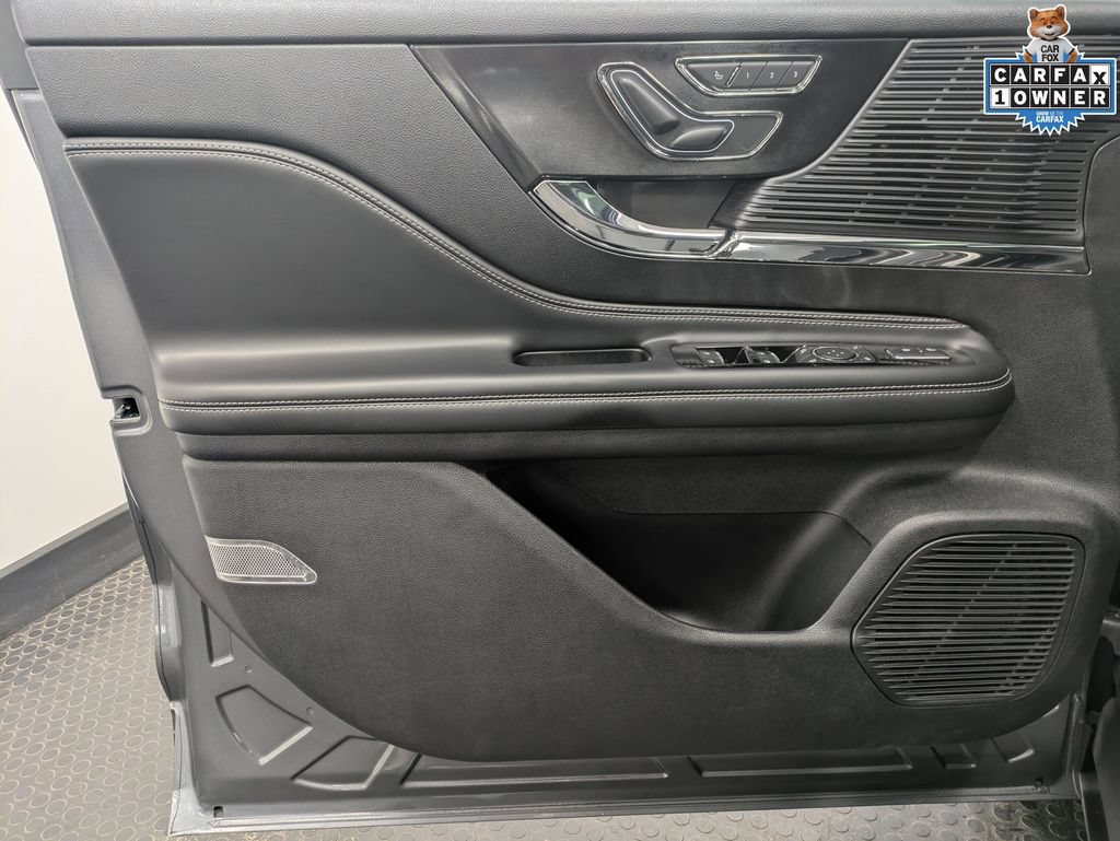 Used 2022 Lincoln Corsair AWD w/ Premium Package image 10
