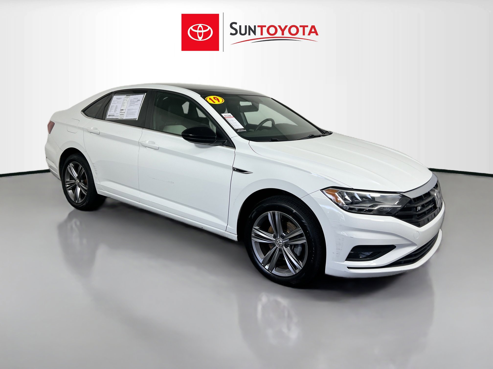 Used 2019 Volkswagen Jetta R-Line w/ R-Line Cold Weather Package FWD image 1