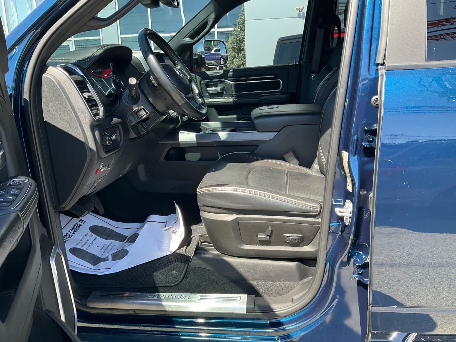 Used 2022 RAM 2500 Laramie AWD/4WD image 5