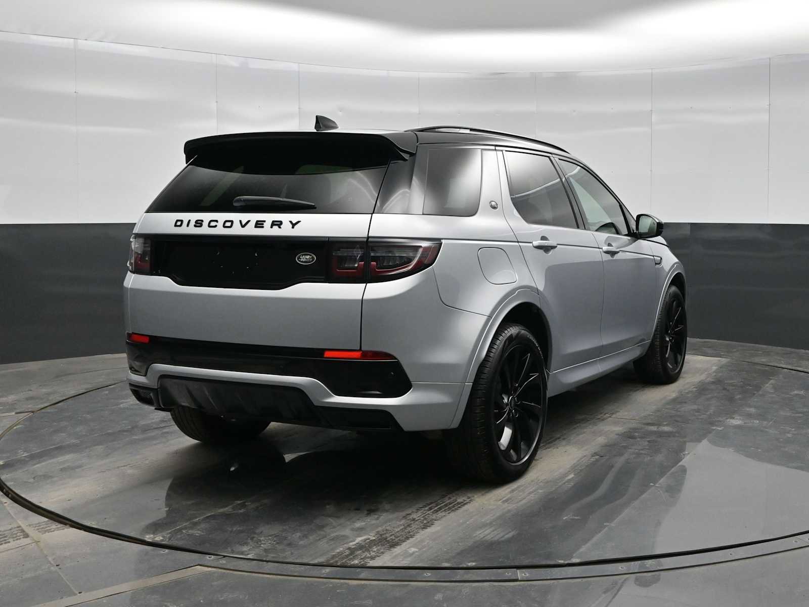 Used 2023 Land Rover Discovery Sport SE R-Dynamic image 7