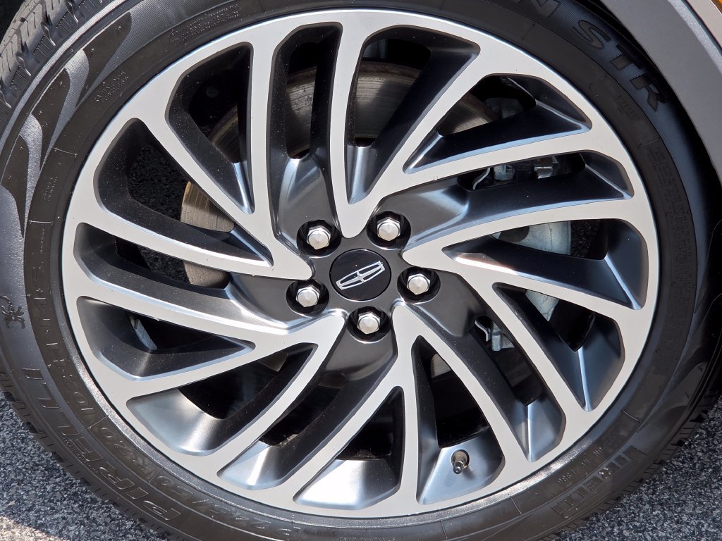 Used 2020 Lincoln Nautilus Reserve w/ Equipment Group 201A AWD/4WD image 12