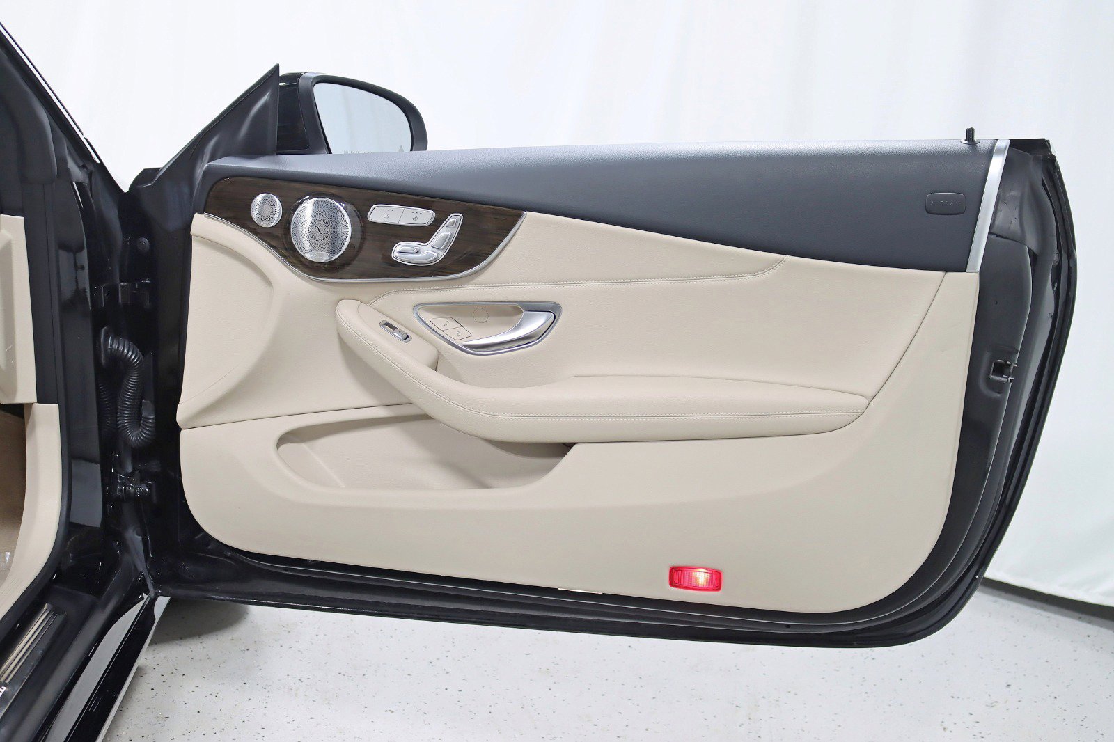 Used 2019 Mercedes-Benz C 300 4MATIC Cabriolet w/ Multimedia Package image 36