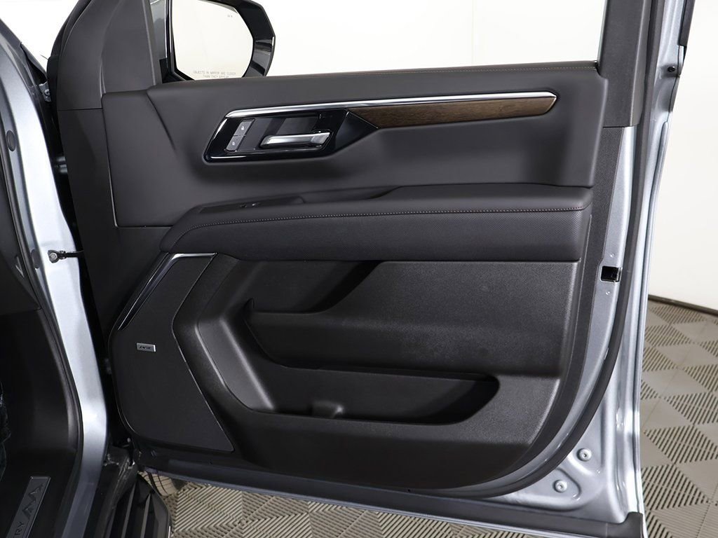 Used 2025 Chevrolet Tahoe High Country w/ Sun And Tow Package image 31