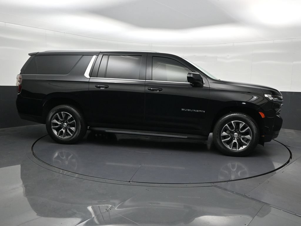 Used 2023 Chevrolet Suburban LT RWD image 7