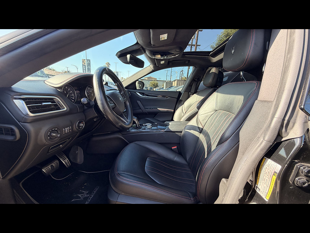 Used 2021 Maserati Ghibli S RWD image 6