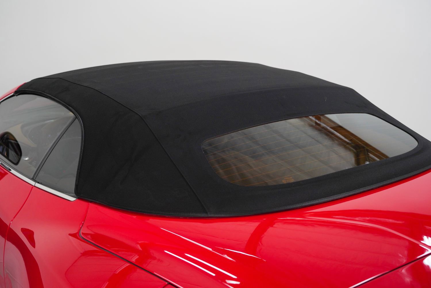 Used 2014 Aston Martin Vanquish Volante RWD image 25