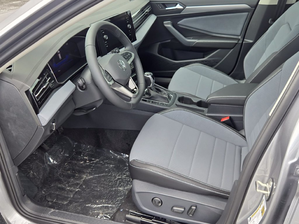 New 2027 Volkswagen Jetta SE FWD image 7