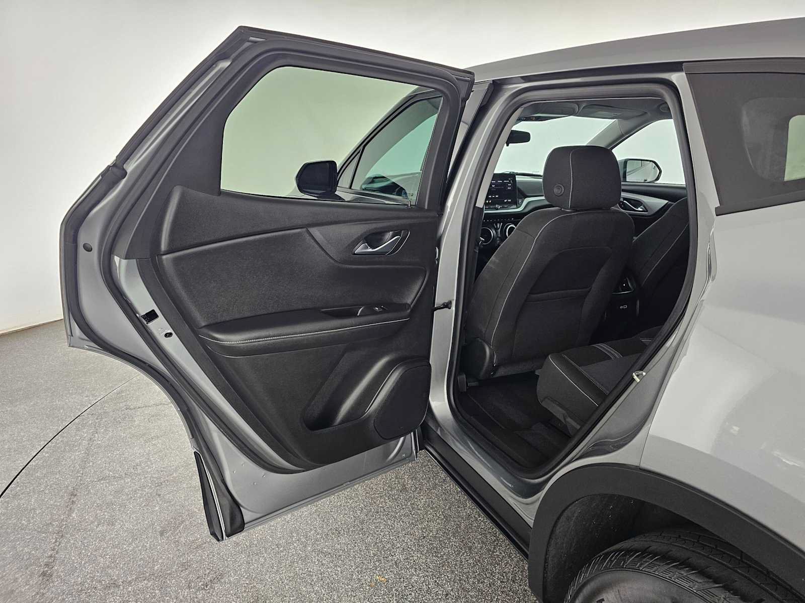 Used 2023 Chevrolet Blazer LT FWD image 15