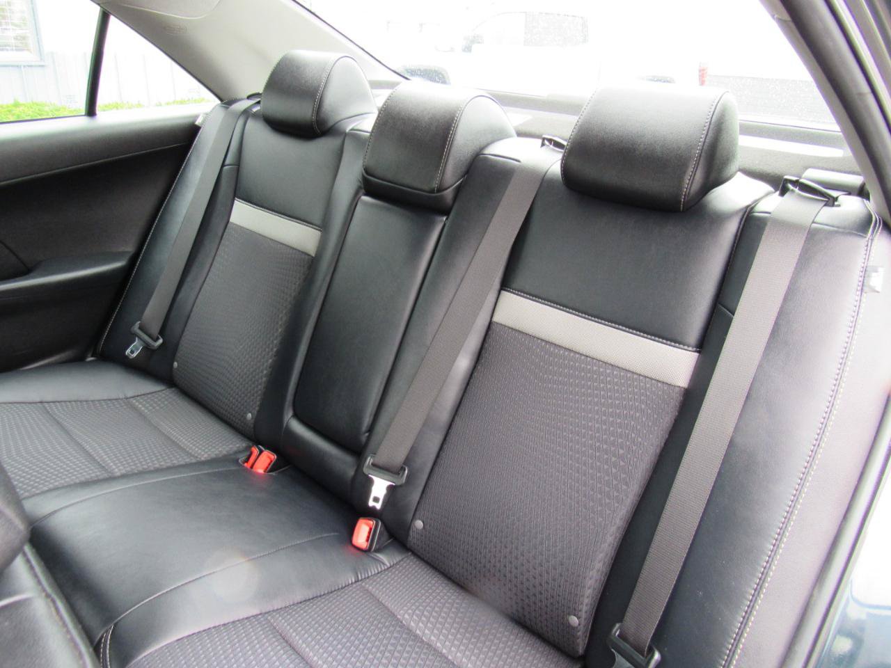 Used 2012 Toyota Camry SE FWD image 32