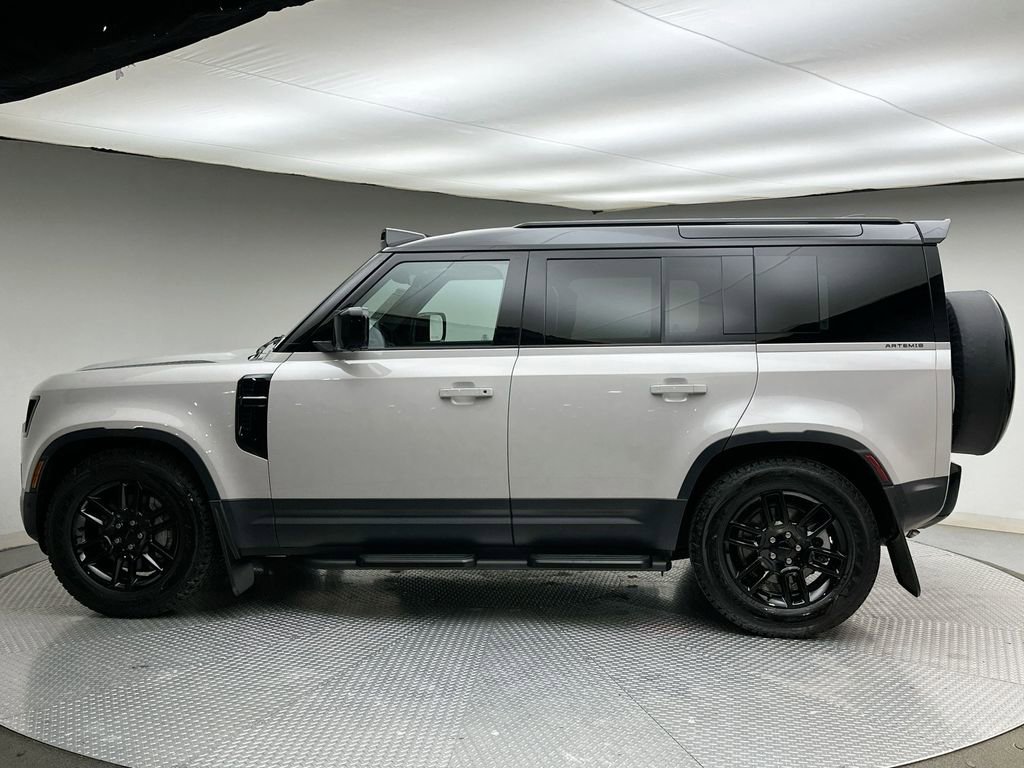 New 2026 Land Rover Defender 110 S AWD/4WD image 10