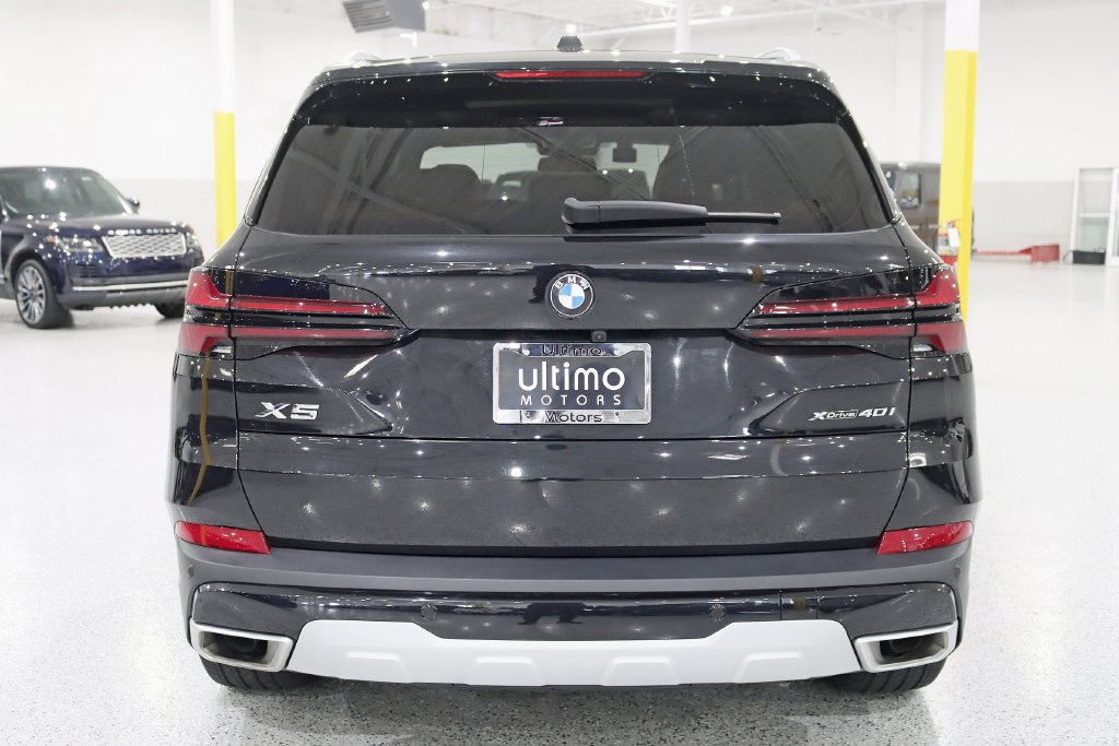 Used 2024 BMW X5 xDrive40i w/ Premium Package AWD/4WD image 11