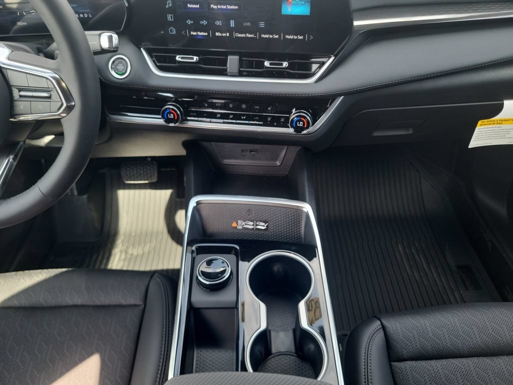 New 2027 Chevrolet Equinox LT w/ Convenience Package II FWD image 18