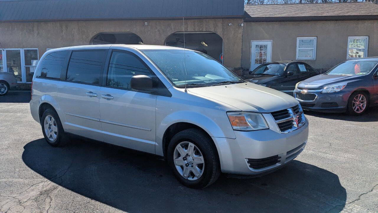 Used 2010 Dodge Grand Caravan SE w/ Climate Group FWD image 2