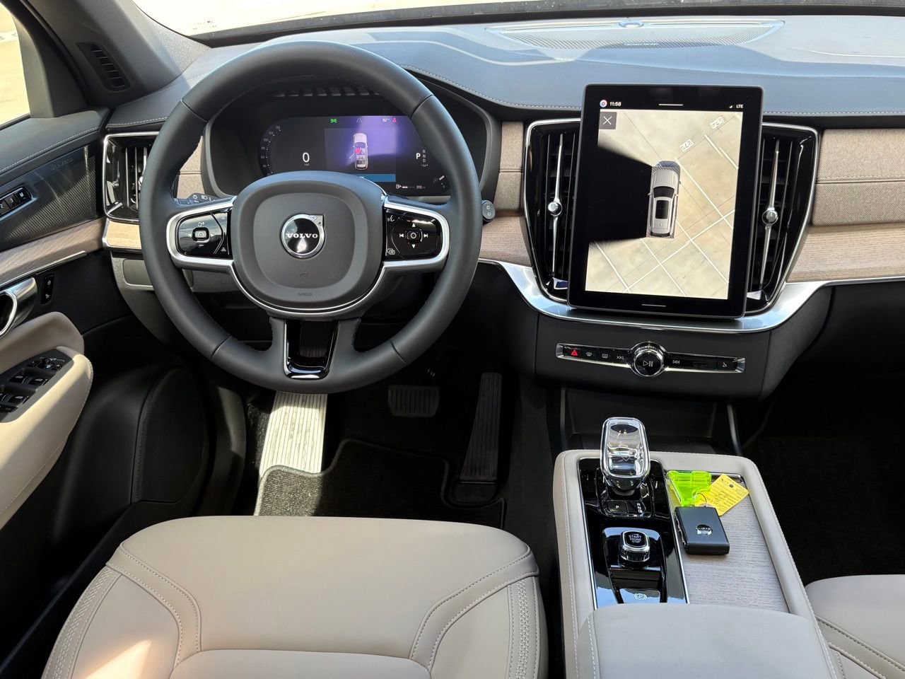 New 2026 Volvo XC90 B6 Plus w/ Protection Package Premier image 12