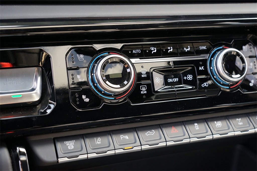 Used 2025 GMC Sierra 2500 AT4X image 29