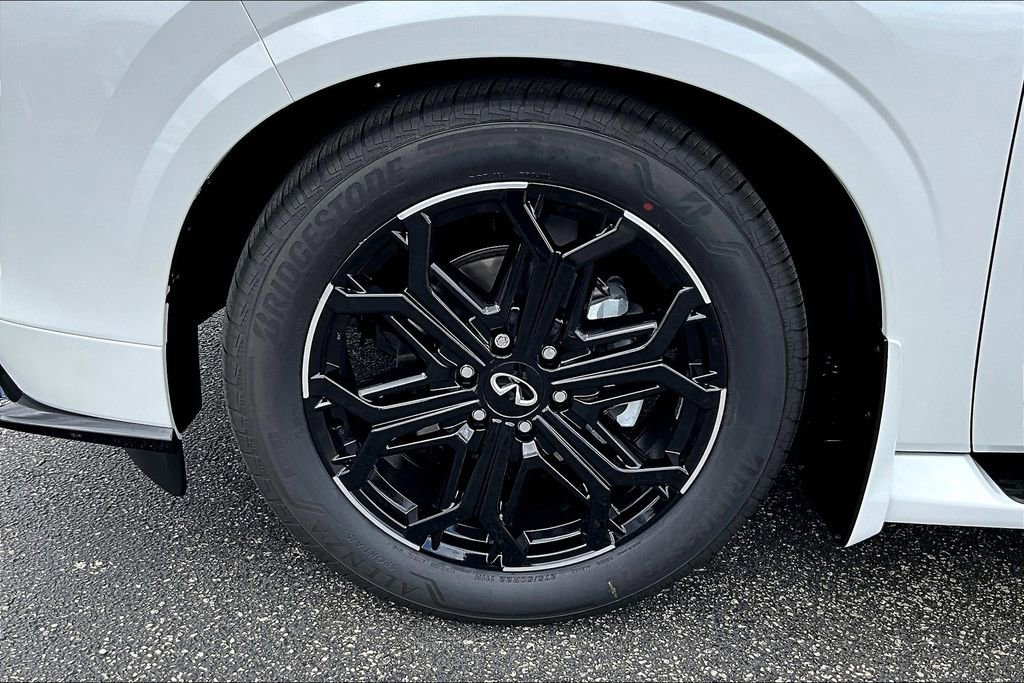 New 2026 INFINITI QX80 4WD image 16