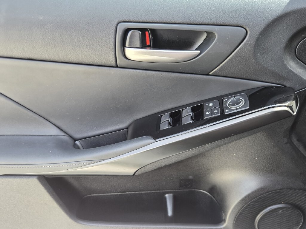 Used 2024 Lexus IS 300 w/ Comfort Package RWD image 27