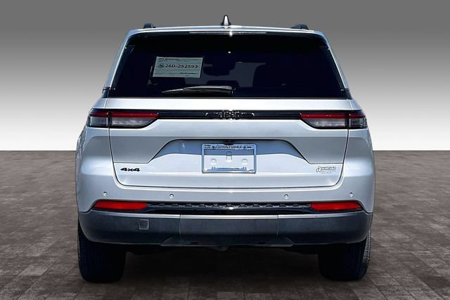 Used 2023 Jeep Grand Cherokee Altitude AWD/4WD image 4