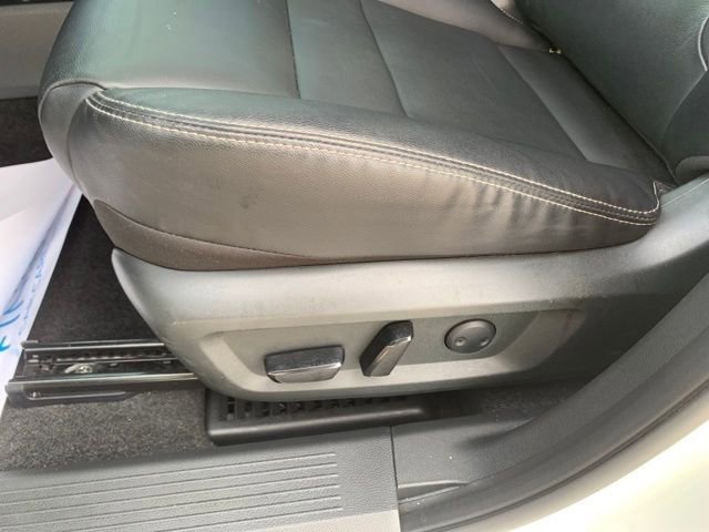 Used 2023 Nissan Rogue SL w/ SL Premium Package image 14