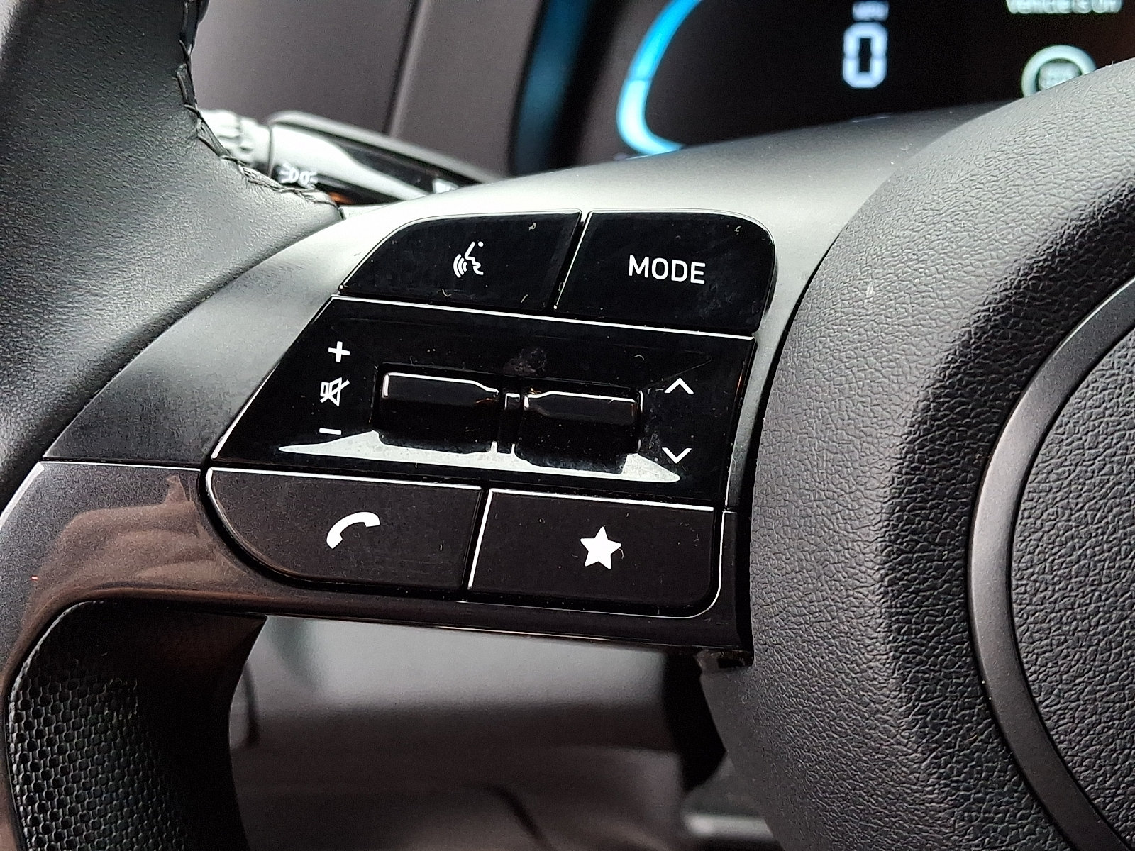 Certified 2025 Hyundai Elantra Sport FWD image 22