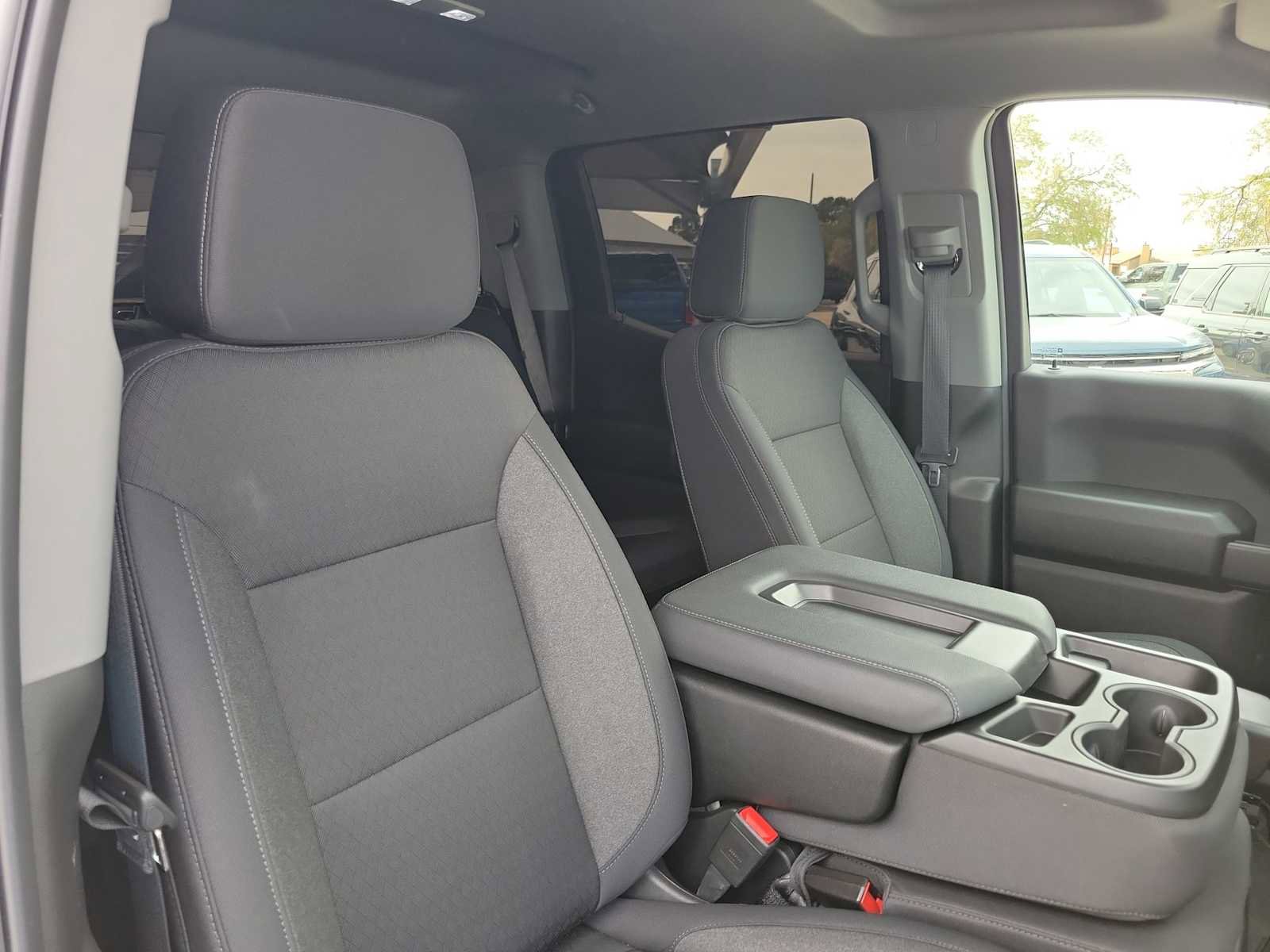 Used 2025 Chevrolet Silverado 1500 Custom image 14