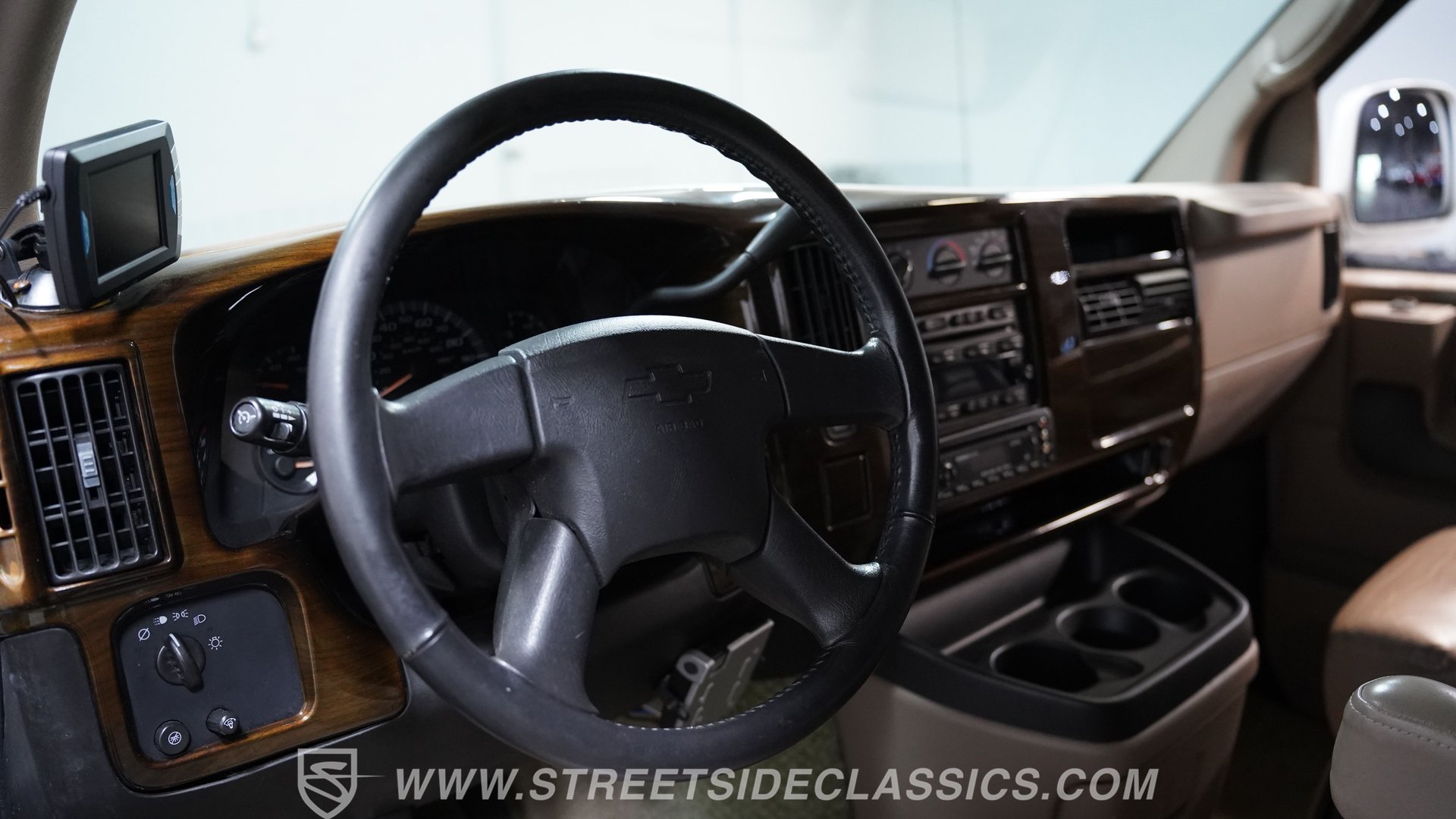 Used 2007 Chevrolet Express 1500 w/ Preferred Equipment Group RWD image 31