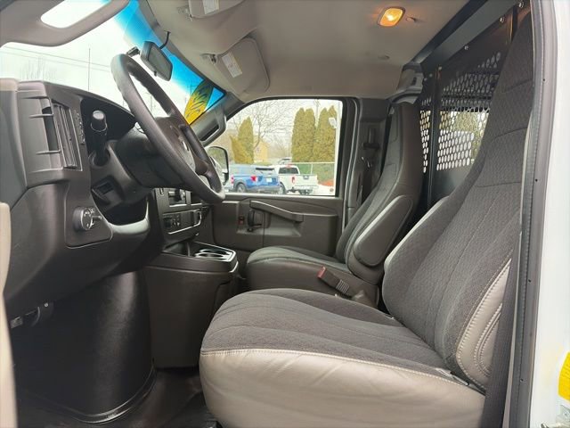 Used 2024 GMC Savana 2500 Work Van w/ Driver Convenience Package image 17