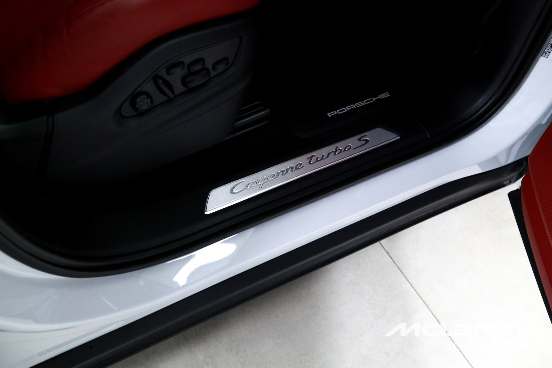 Used 2023 Porsche Cayenne Turbo S image 30