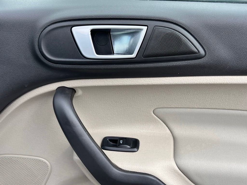 Used 2016 Ford Fiesta SE image 13