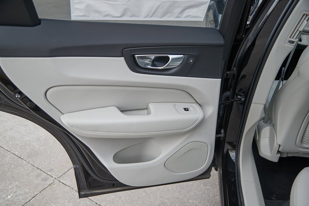 New 2025 Volvo XC60 T8 Plus w/ Protection Package Premier image 18