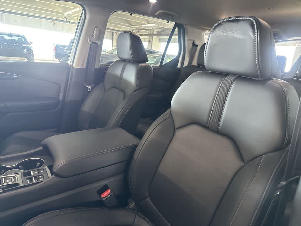 Used 2025 Honda Pilot EX-L image 13