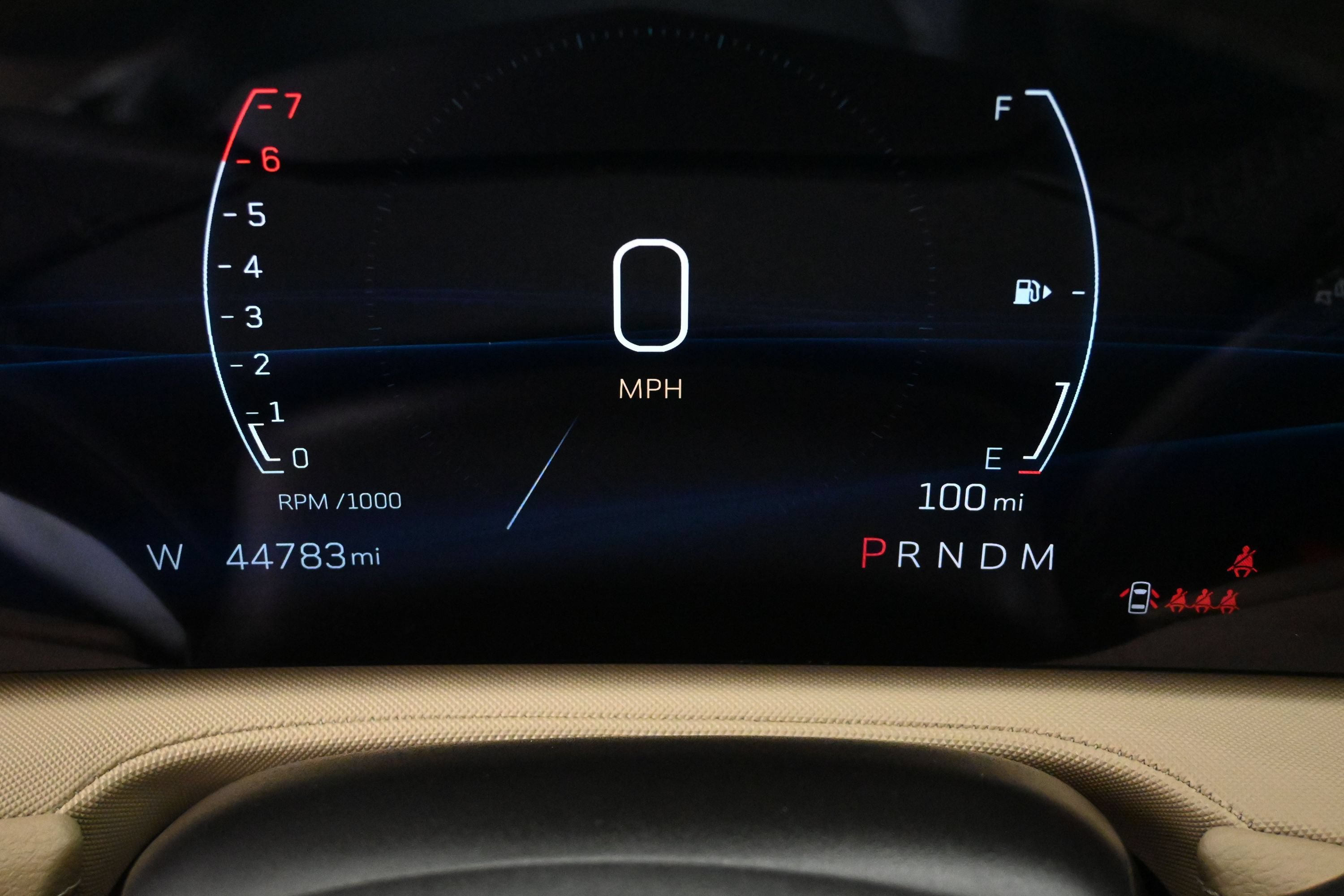 Used 2024 Cadillac XT4 Luxury w/ Cold Weather Package FWD image 16