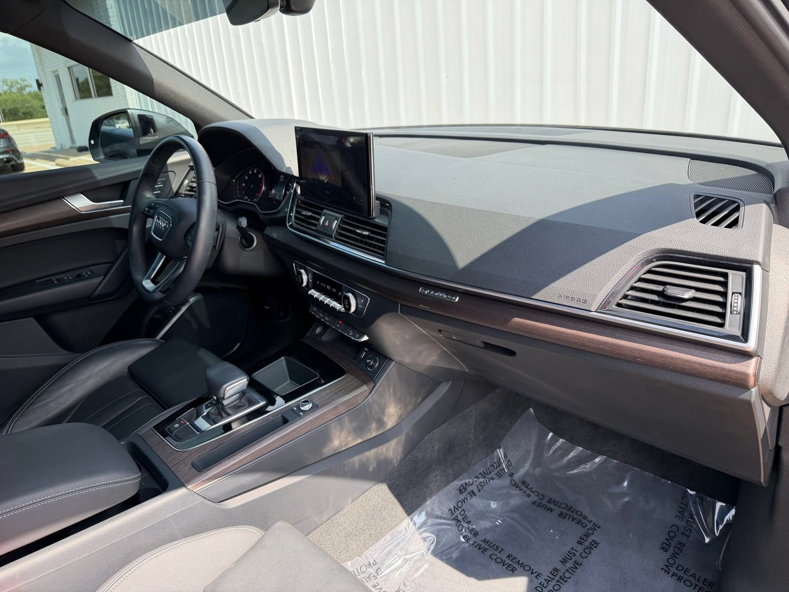 Used 2023 Audi Q5 2.0T Premium w/ Convenience Package AWD/4WD image 18