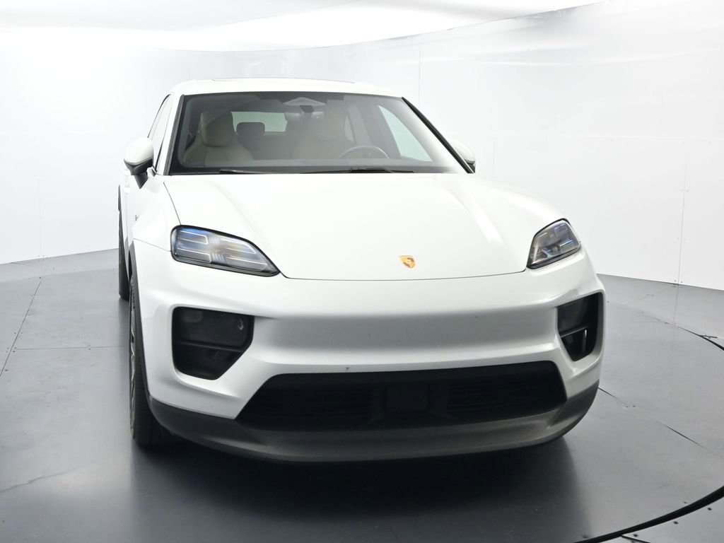 Certified 2025 Porsche Macan Electric image 18