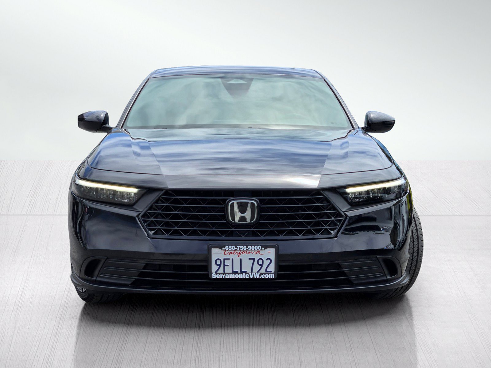 Used 2023 Honda Accord Sport image 2