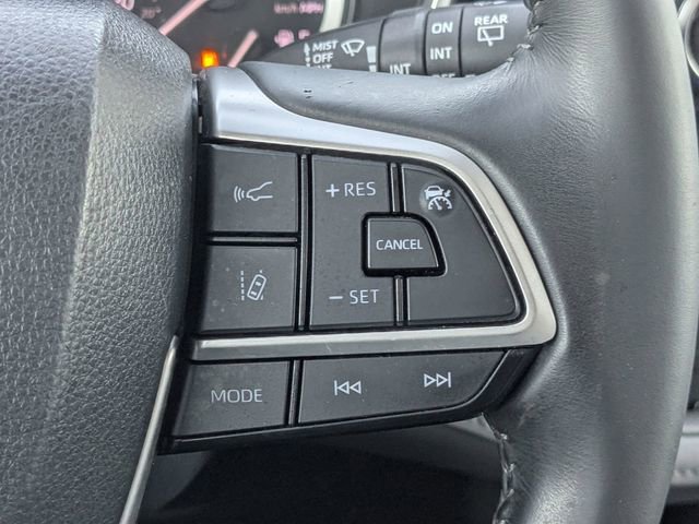 Used 2022 Toyota Highlander XLE image 30