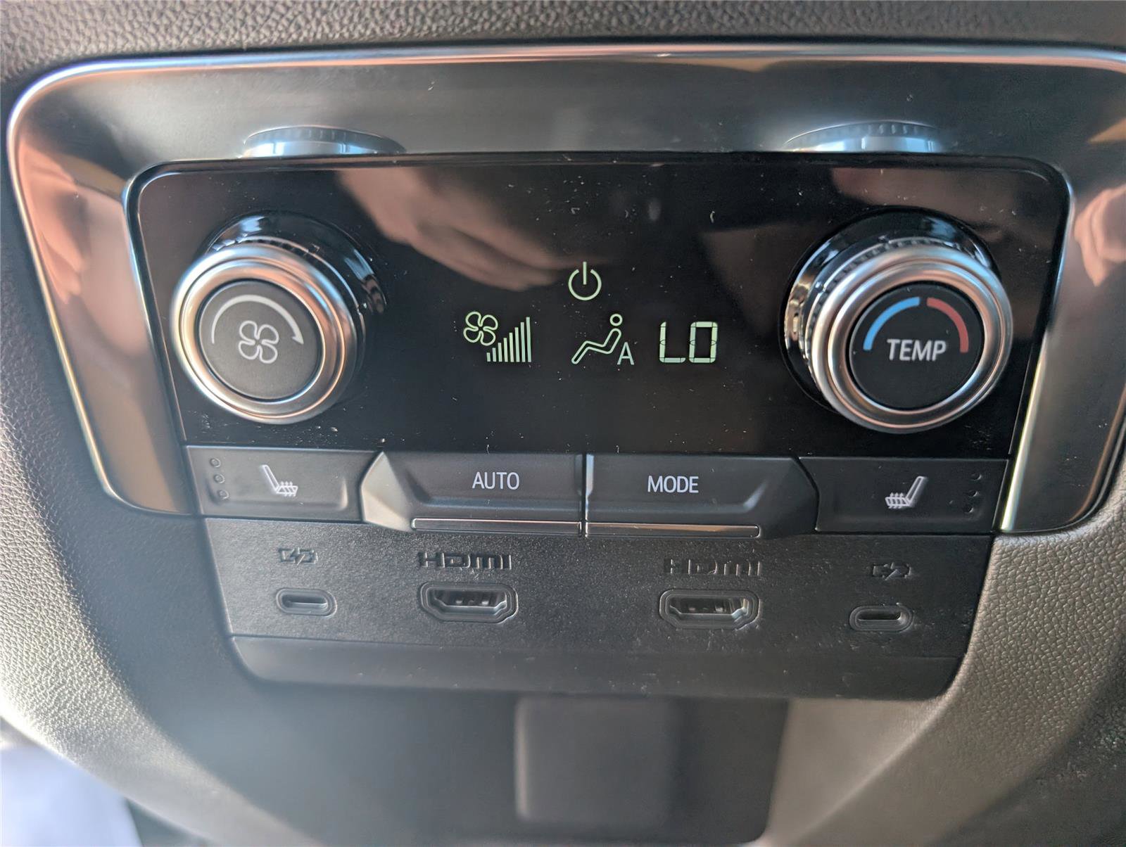 New 2026 GMC Yukon XL Elevation w/ Elevation Premium Package image 19