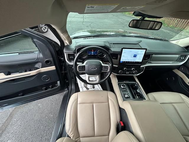 Used 2022 Ford Expedition Max XLT image 39