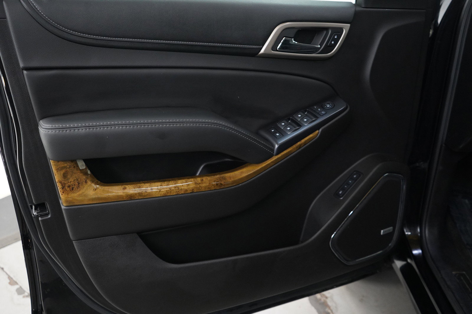 Used 2017 GMC Yukon Denali w/ Open Road Package image 17