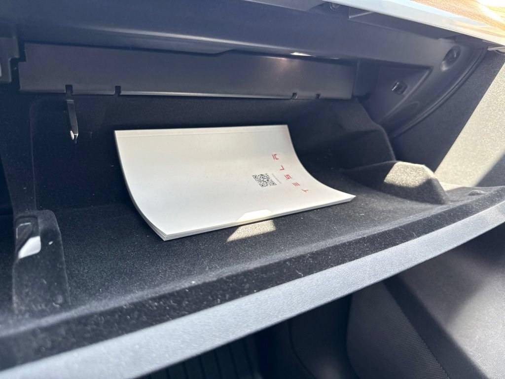 Used 2024 Tesla Model Y Long Range AWD/4WD image 25